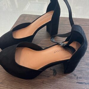 Lane Bryant - Black, round toe, platform pump